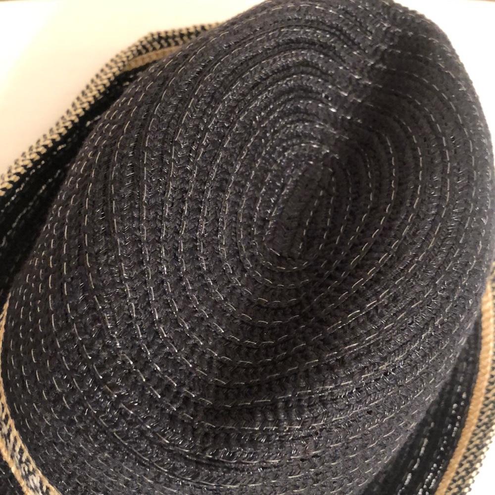 Icing Hat - Picture 4 of 5